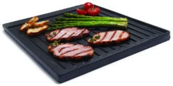 Broil King Grillplatte / Gussplatte Signet -Grillzubehörladen Broil King Grillplatte Gusseisen Signet 11221 propped 02