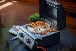 Grillfürst G201E 2-Brenner Gasgrill Portabel V2 - Campinggrill / Balkongrill 50mbar -Grillzubehörladen Grillfuerst Camping Gasgrill G201 Pizzastein 2