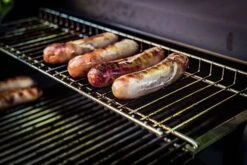 Grillfürst G490G 4-Brenner Einbaugrill - Black Edition - Mit Heckbrenner Und Gusseisen Rosten -Grillzubehörladen Grillfuerst Gasgrill G490G Bratwurst Warmhalterost