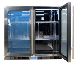 Napoleon Outdoor - Kühlschrank, 210 Liter, 2-türig Mit Doppelverglasung Und LED Beleuchtung - Wasserdicht Nach IP24 -Grillzubehörladen Napoleon Outdoor Kueche Kuehlschrank leer Tuer offen rechts