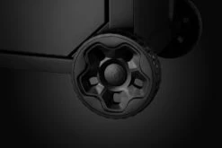 Napoleon Phantom Freestyle 425 Gasgrill, Mattschwarz - Mit Sizzle Zone Und Tür - Modell 2023 -Grillzubehörladen Napoleon Phantom Freestyle F425DSIBPK PHM Detail Wheel