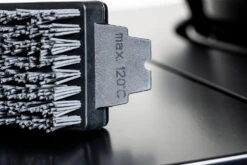 Outdoorchef Grillbürste Mit Nylonborsten Groß, 44,5 Cm -Grillzubehörladen Outdoorchef Grillbuerste Nylonborsten Detail Buerstenkopf