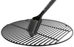 Outdoorchef Grillbürste Mit Nylonborsten Groß, 44,5 Cm -Grillzubehörladen Outdoorchef Grillbuerste Nylonborsten gross Anwendung02