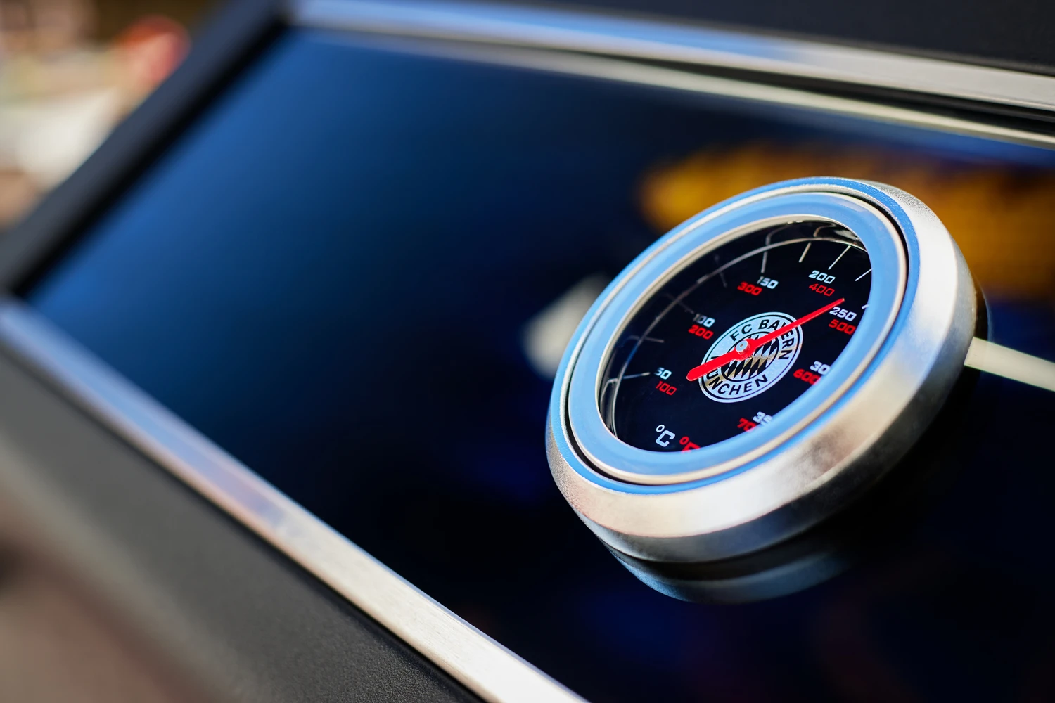 Rösle Videro G2-S VARIO+ Schwarz Gasgrill - FC Bayern Edition 10 Rösle Videro G2-S VARIO+ Schwarz Gasgrill - FC Bayern Edition – Bild 10