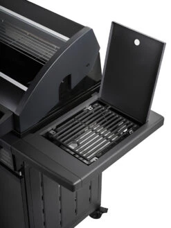 Rösle Gasgrill Magnum PRO G4-S - X-DEAL Inkl. Abdeckhaube, Gusseisen Grillplatte Und Drehspieß - Modell 2023 -Grillzubehörladen Roesle Gagsrill Magnum Pro Prime Zone offen1