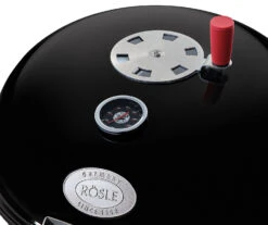 Rösle Holzkohlegrill Kugelgrill No.1 F50 Sport - FC Bayern Edition - Inkl. FC Bayern Abdeckhaube 15 Rösle Holzkohlegrill Kugelgrill No.1 F50 Sport - FC Bayern Edition - Inkl. FC Bayern Abdeckhaube -Grillzubehörladen Roesle Holzkohle Kugelgrill Sport F50 FC Bayern Detail Deckel