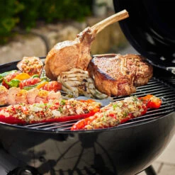 Rösle Holzkohlegrill Kugelgrill No.1 F50 Sport - FC Bayern Edition - Inkl. FC Bayern Abdeckhaube 18 Rösle Holzkohlegrill Kugelgrill No.1 F50 Sport - FC Bayern Edition - Inkl. FC Bayern Abdeckhaube -Grillzubehörladen Roesle Holzkohle Kugelgrill Sport F50 FC Bayern Grillgut